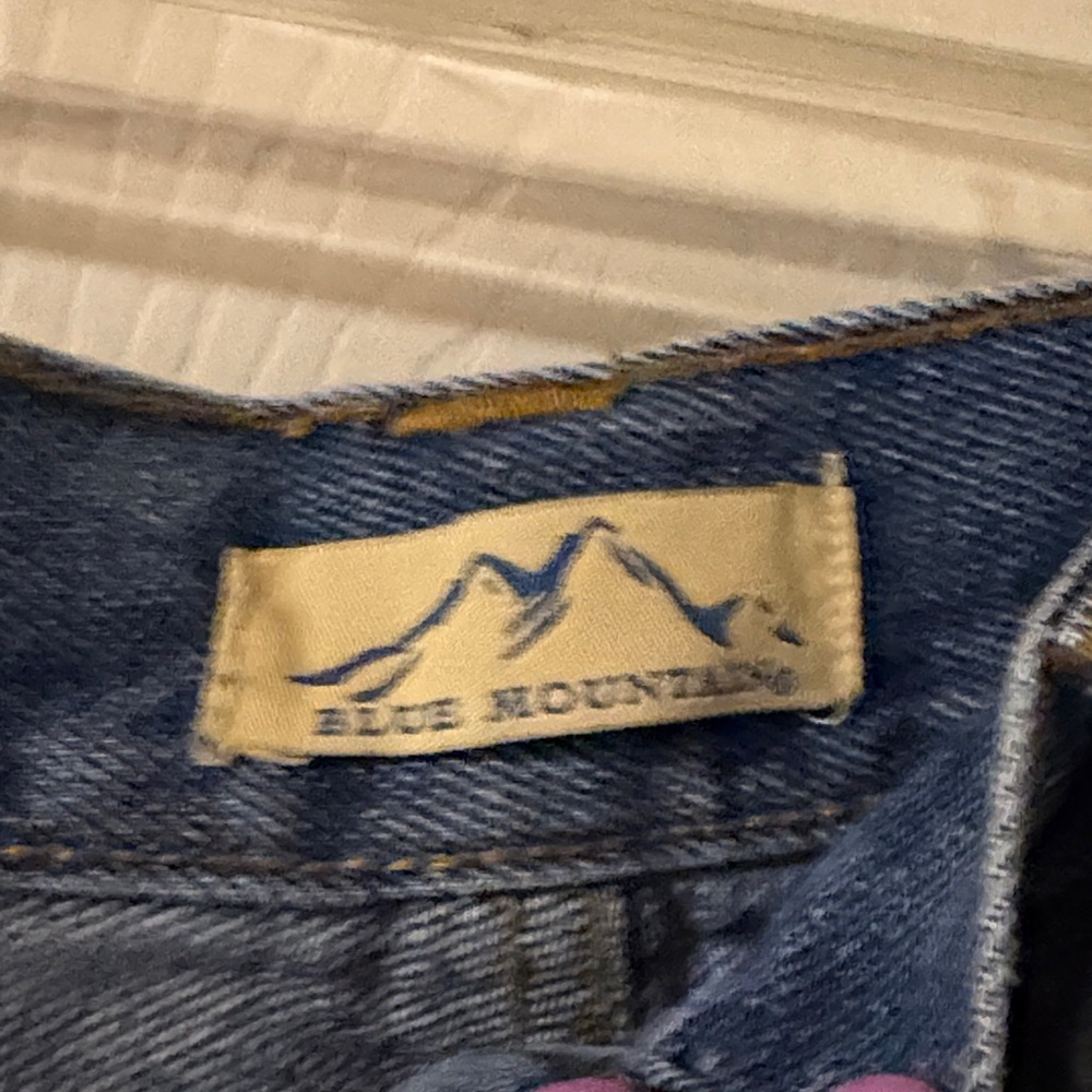 Men's Relaxed Fit Blue Jeans size 36 waist. Like new! - Picture 3 of 4